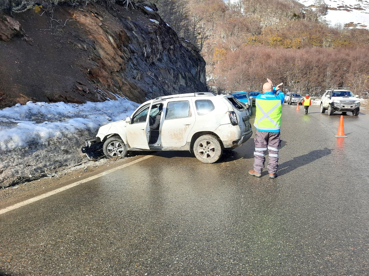 Dos Personas Resultan Ilesas En Un Despiste Seguido De Vuelco Diario