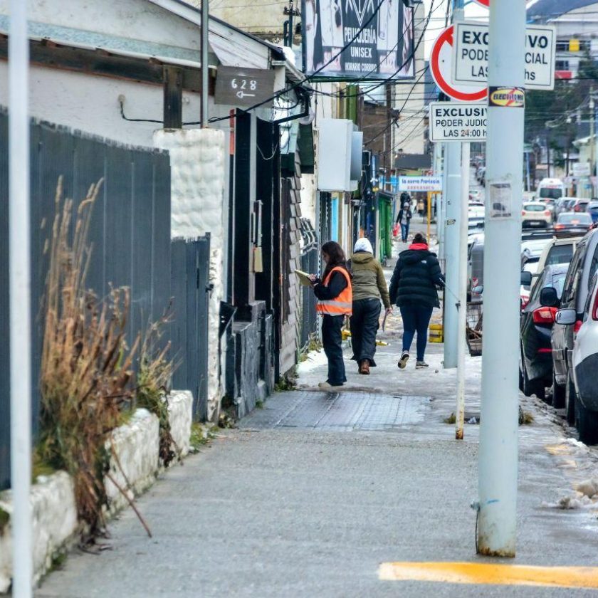 Notifican A Frentistas Que No Cumplen Con La Limpieza De Veredas