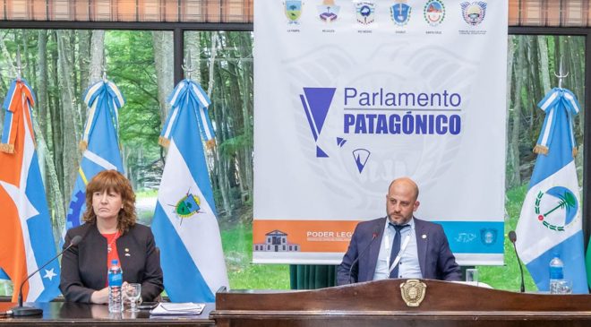  La Antártida fue sede del cambio de autoridades del Parlamento Patagónico