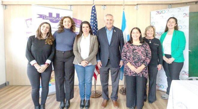 El embajador norteamericano Marc Stanley, visitó Ushicana