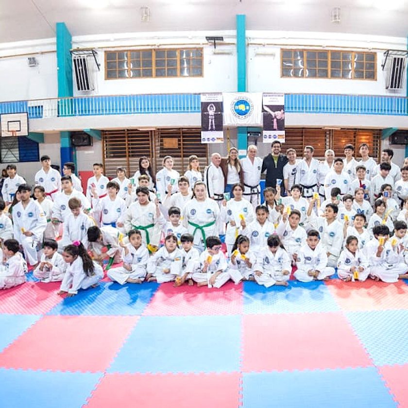 87 Alumnos de las escuelas municipales de Taekwon-Do ITF rindieron el primer examen anual