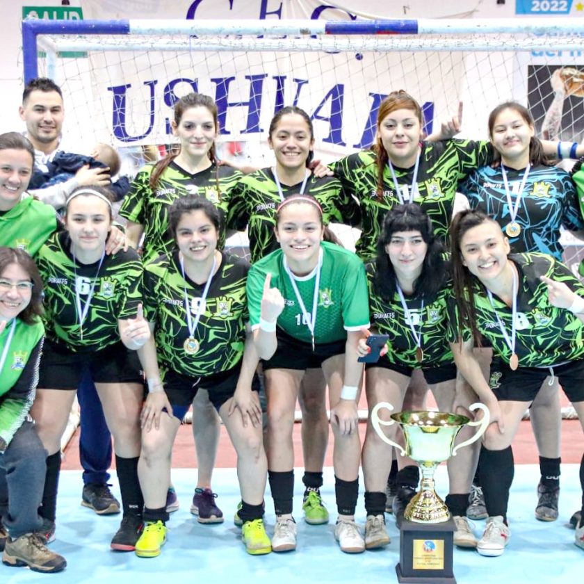 Mercantil y Escuela, campeones del Apertura