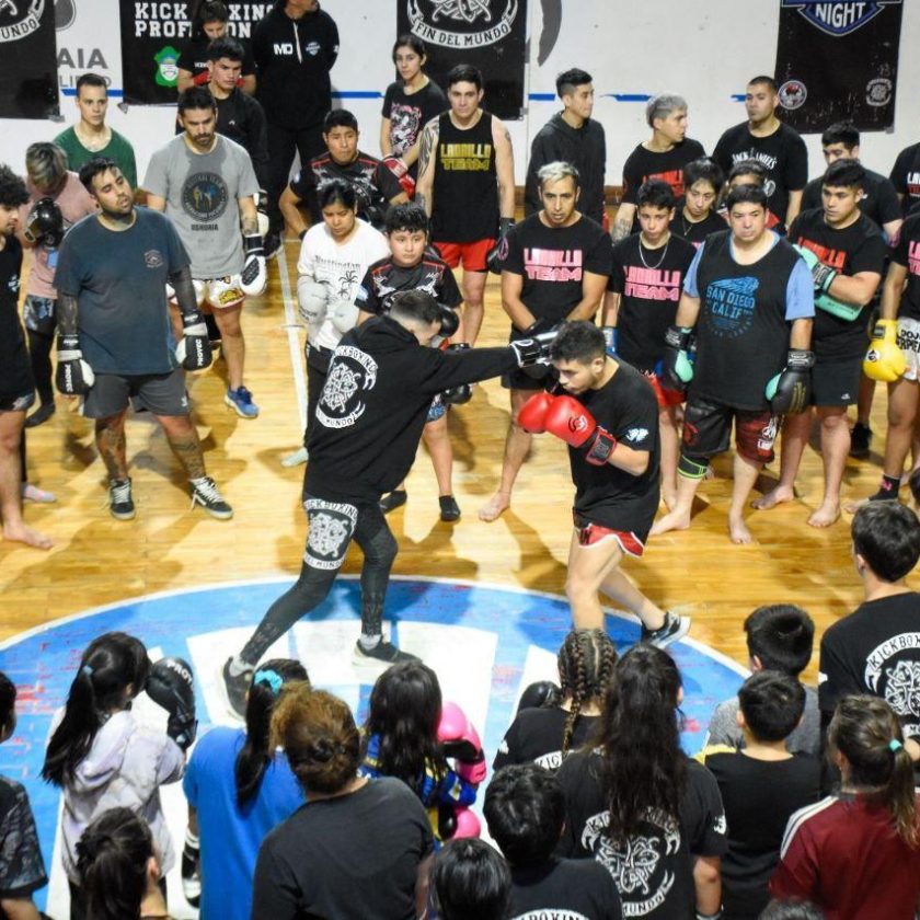 Más de 130 alumnos participaron del seminario de kickboxing que brindó Tomas “Chacal” Aguirre