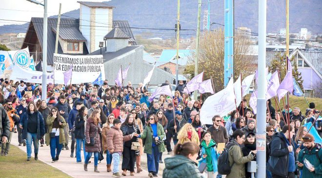 Tierra del Fuego se movilizó en defensa de la educación pública