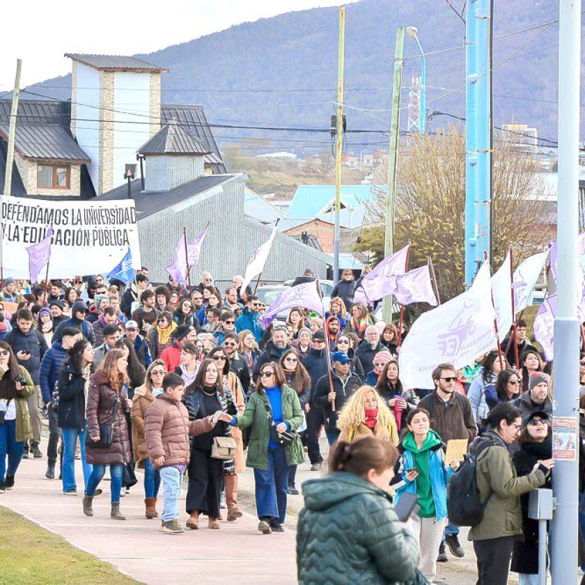 Tierra del Fuego se movilizó en defensa de la educación pública