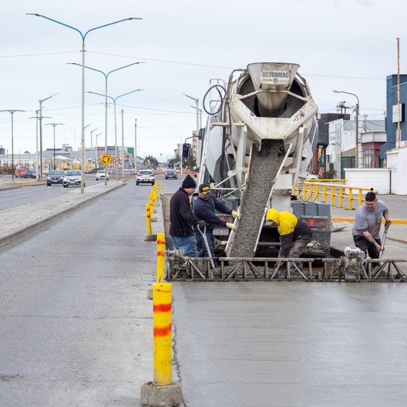 Avanzan las obras de hormigonado de calles en Río Grande