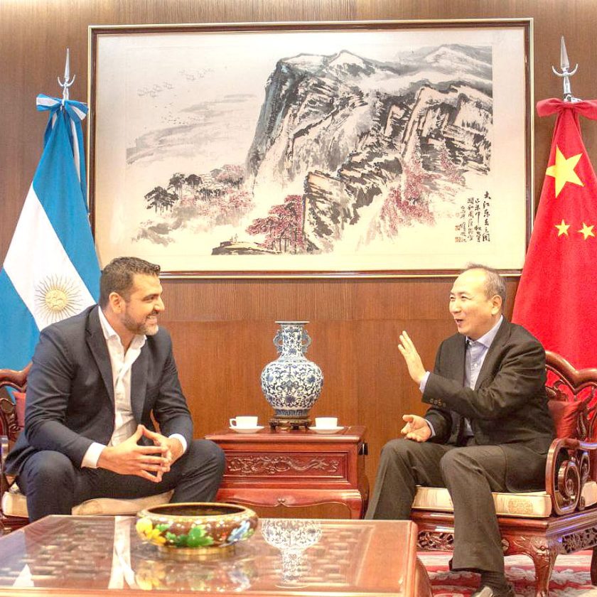 Vuoto se reunió con el embajador de China en Argentina