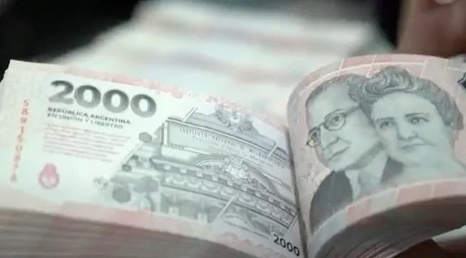 El Gobierno confirmó que se dejarán de producir billetes de $1.000 y $2.000