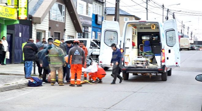 Motociclista y peatón fueron trasladados al HRRG