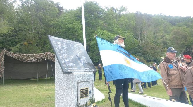 Cómo fue el homenaje a los submarinistas del ARA San Juan en Puerto Almanza