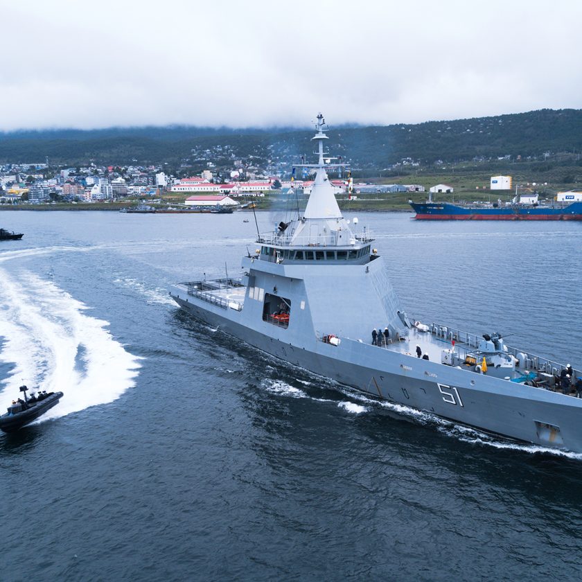 El patrullero oceánico ARA “Bouchard” y la corbeta ARA “Robinson” zarparon de la ciudad de Ushuaia