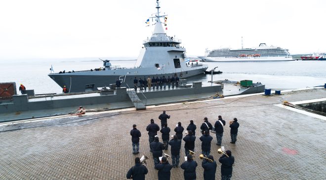 El patrullero oceánico ARA “Bouchard” y la corbeta ARA “Robinson” zarparon de la ciudad de Ushuaia