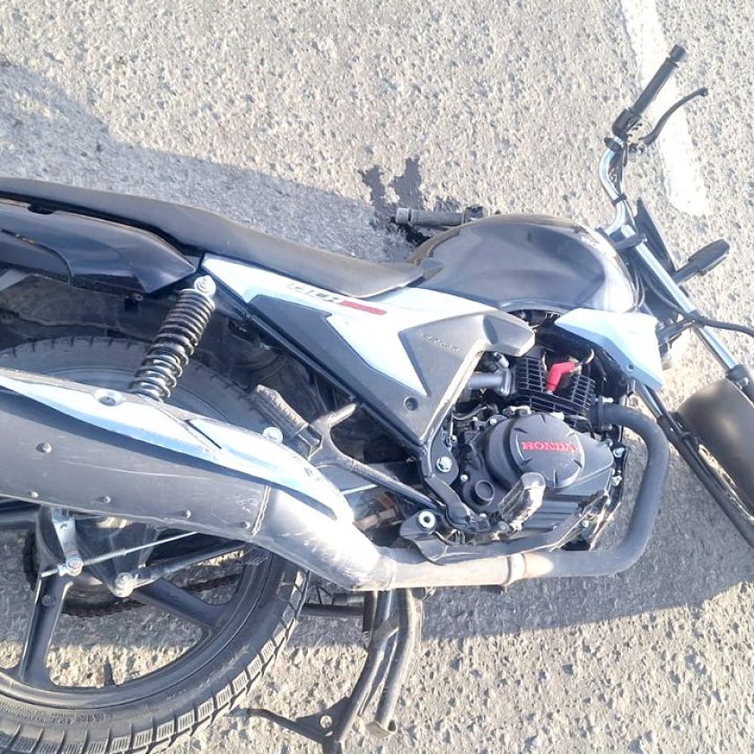 Motociclista muere tras chocar con una columna