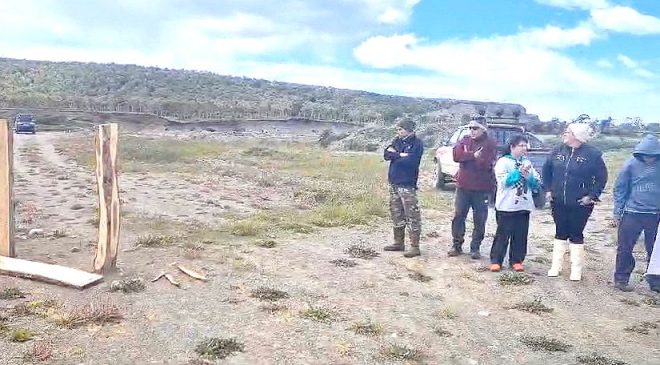 Pescadores denuncian que estancieros cercaron los accesos al mar