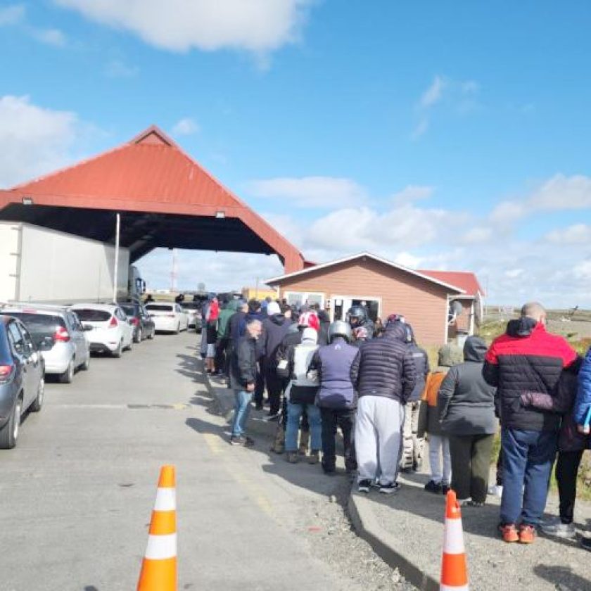 Poco más del 4% de la población fueguina se fue por tierra