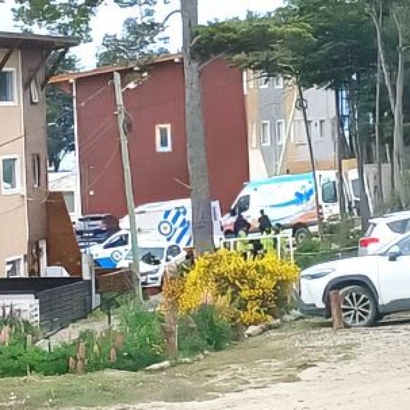 Padre pone en duda la causa de muerte de su hijo en Navidad