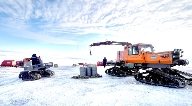 El rompehielos Irízar operó en la base más austral del país