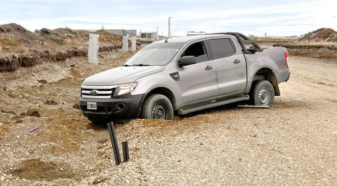 Le robaron la camioneta mientras dormía