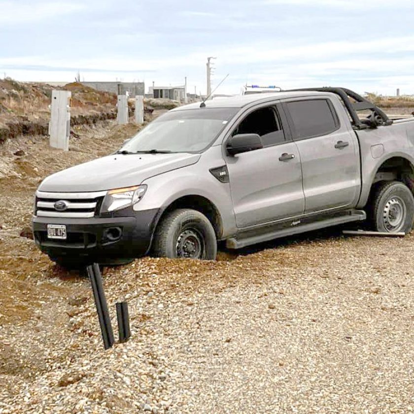 Le robaron la camioneta mientras dormía