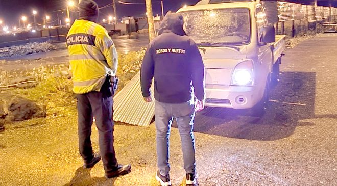 Sorprendidos robando materiales de construcción de una plaza